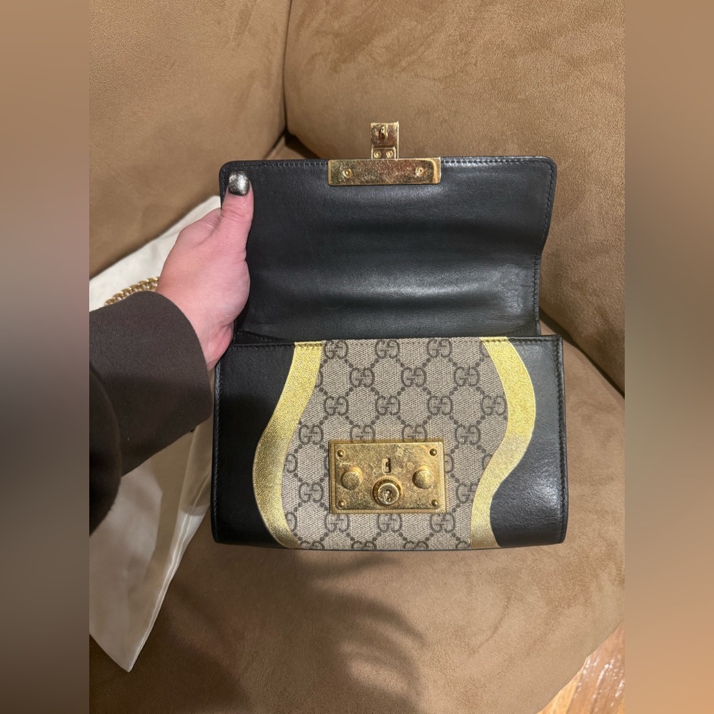 Limited edition GUCCI Supreme Monogram Calfskin Black/Gold Padlock - Picture 8 of 12